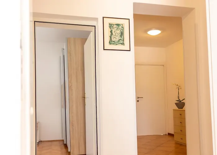 Apartament Centener *